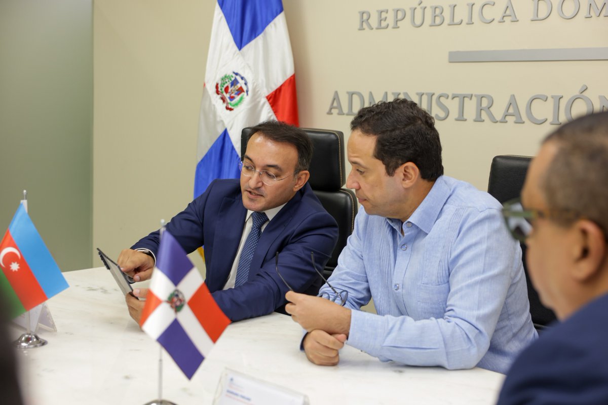 MapRDo's tweet photo. El acuerdo, rubricado por nuestro ministro @SigmundFreund y el presidente de la Agencia Estatal de Azerbaiyán, Ulvi Mehdiyev, establece una alianza estratégica entre ambos países, enfocada en compartir con República Dominicana la experiencia de su modelo gubernamental. https://t.co/uMTjd2DhCi