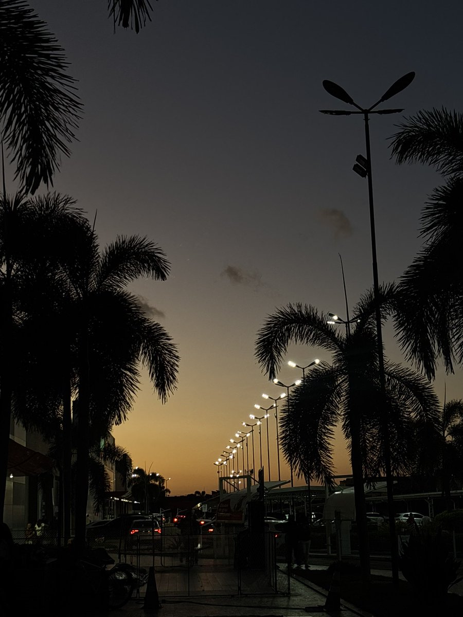 pjmwbe's tweet photo. o céu tá lindo lindo lindo https://t.co/vOJezMo4Nr