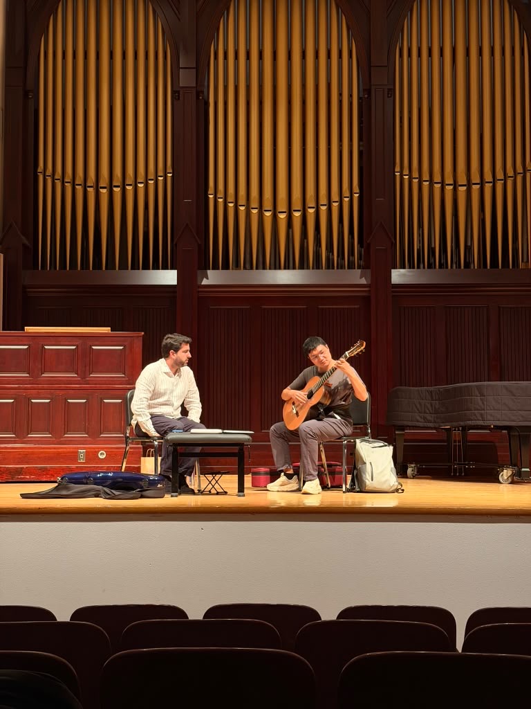 Aguirreguitar's tweet photo. Some pictures of the masterclasses at Bolton Guitar Studies for The University of Arizona. 🎸🇺🇸. Led by Professor Tom Patterson, Bolton Guitar Studies has established a remarkable tradition in classical guitar, with artists-in-residence including David Russell and Sergio and https://t.co/NZhPqGnfEa