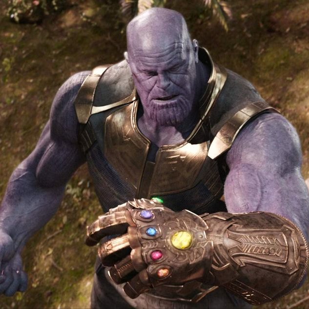 levisback's tweet photo. 🚨É #FAKE que, se Flávio Bolsonaro vencer, ele devolveria a Manopla do Infinito a Thanos. https://t.co/fNbd92Ez9r