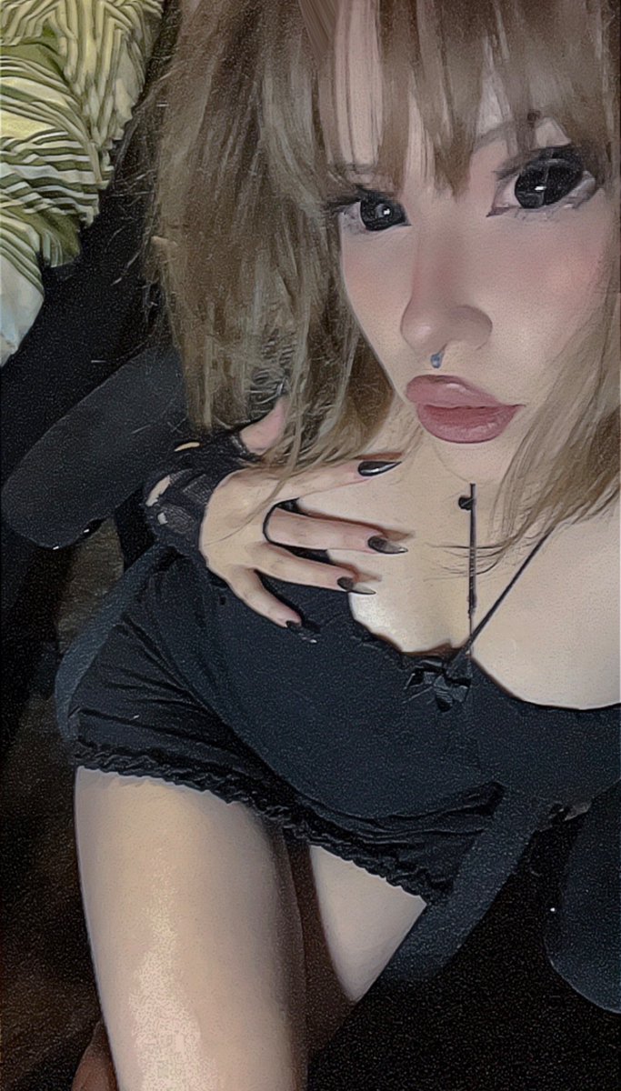 ScarlettA_69's tweet photo. Looking for #mootsㅤㅤ !!

• i <3 dirty talk so pleaseee don’t be shy ;)
• so bored all the time hmu
• 23/F
• Pan :p (EVERYONE IS SO SEXY MWAHAHA)
• new to the community so be nice (or be mean I love both hehe)

#nsfw #nsfwmoots #goonette #wlw https://t.co/ablcSa84iV