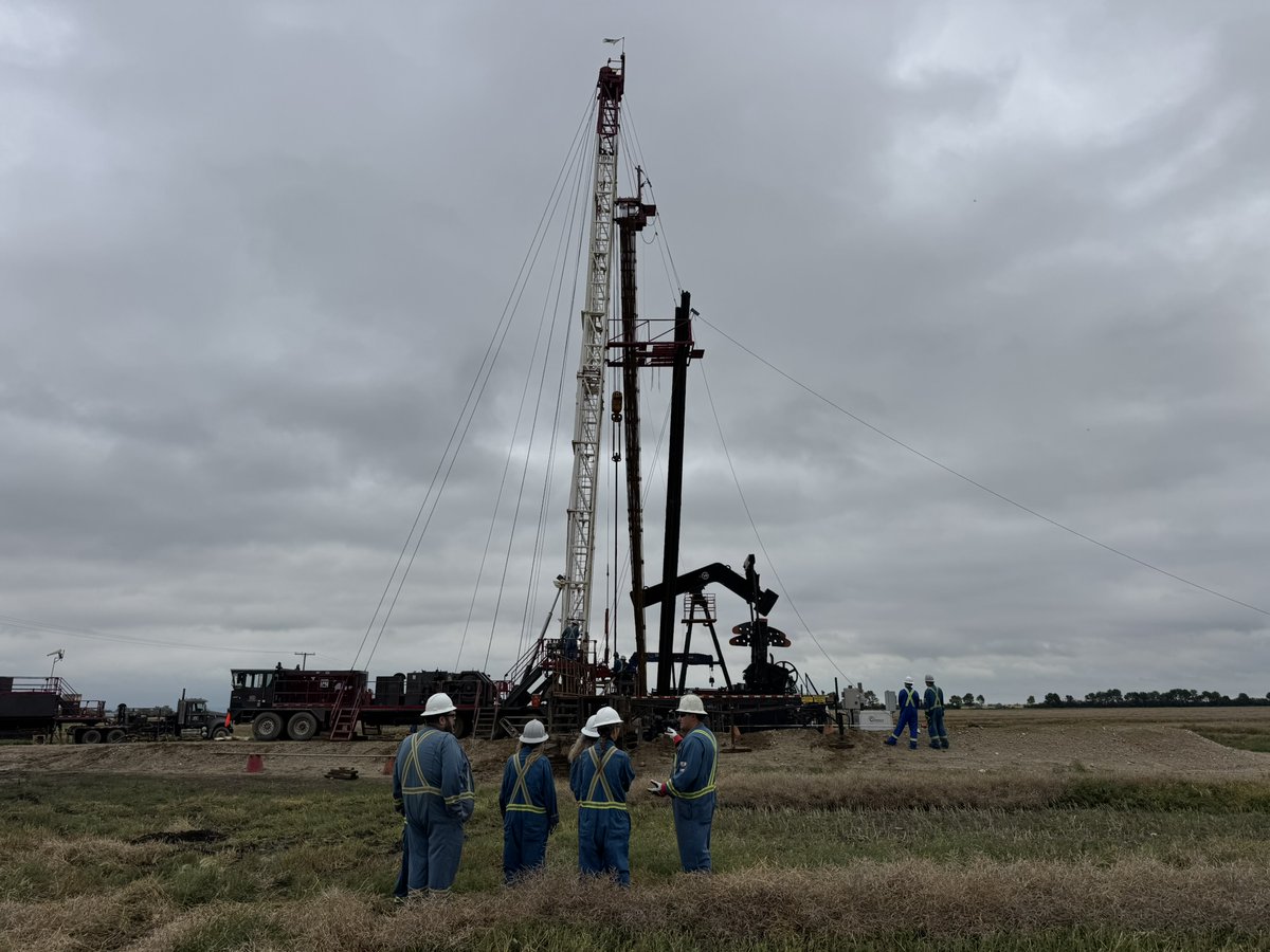 theCAOEC's tweet photo. We recently hosted reps from the Government of SK and SGI for a rig tour, which offered a firsthand look at the workers and equipment driving Saskatchewan's energy services sector.

Big thanks to Independent Well Servicing Ltd. and @StampedeDRLG for welcoming us to their sites! https://t.co/Q4qD0piPQg