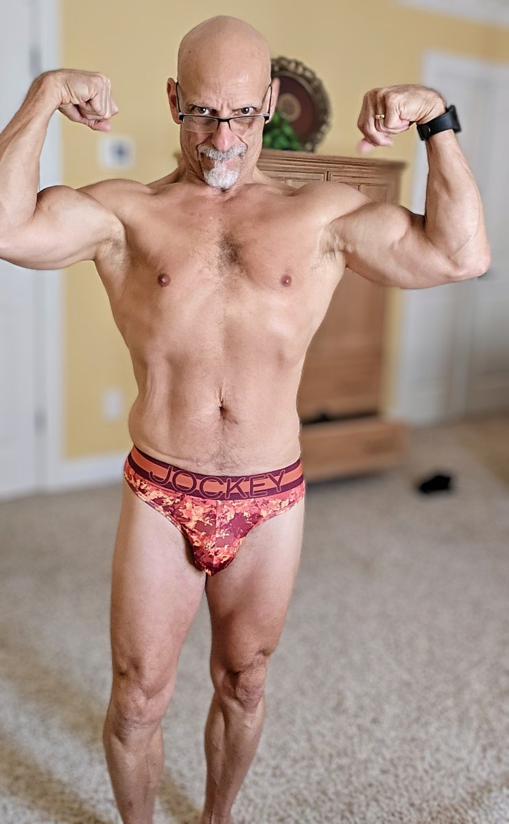 Mike8vp3's tweet photo. New undies https://t.co/SEoUVaNLx0