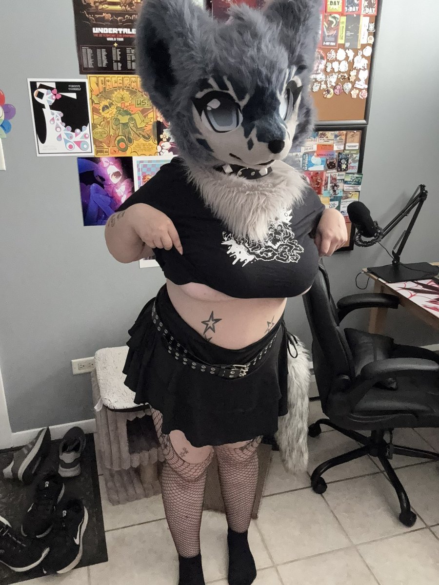 Vika_Bitez's tweet photo. We are so back <3 sorry for the extended break :(( yiff mursuit mursuiter mursuitmonday https://t.co/mrxuv2rPSR