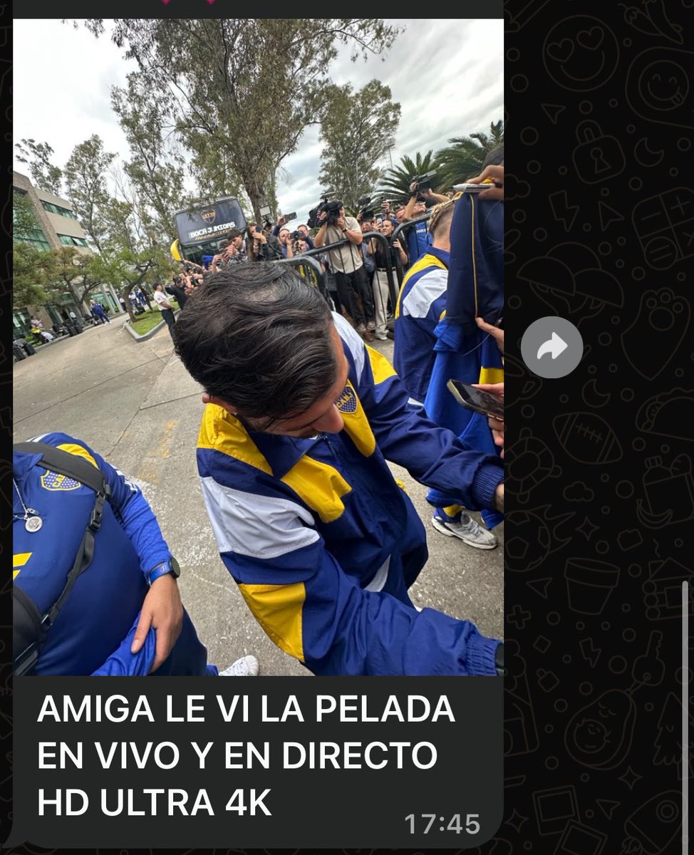 cuchilleradeco's tweet photo. una amiga se lo cruzo a leandro paredes y mando esto😭 https://t.co/xHhdW9iynJ