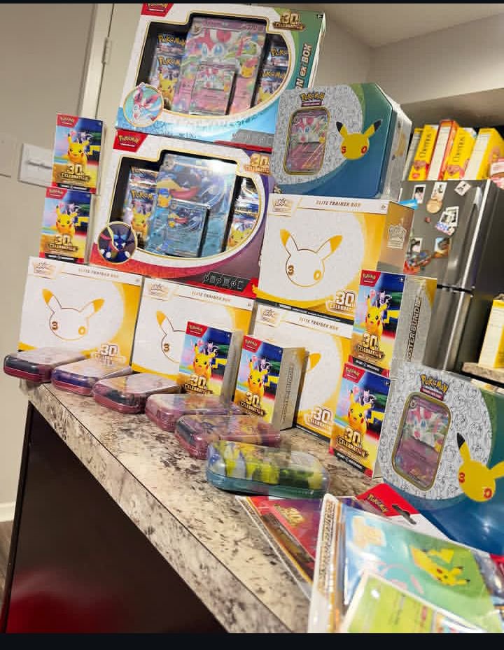 David__Pulls's tweet photo. 30TH CELEBRATION MEGA GIVEAWAY 🔥 🔥 🔥 

Look at this kitchen counter 5 of you are taking some home FOR FREE
5 WINNERS. 5 PRIZES. No catch.

Follow me
Like ,RT
Comment your Favorite card 

Winners in 72hrs. Let's celebrate🍀 https://t.co/exrCe8PHmR