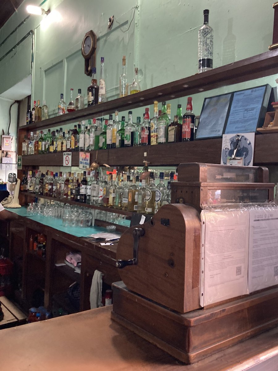 OscarBlancoCdmx's tweet photo. #ExploracionUrbana Sensacional!! En funciones hace más de 110 años!! Para el antojo, la tradicional Cantina “La Dominica” desde 1917, ubicada en Belisario Domínguez 61, Centro Histórico #CDMX 🇲🇽🕷 https://t.co/HyBV9JVJjd