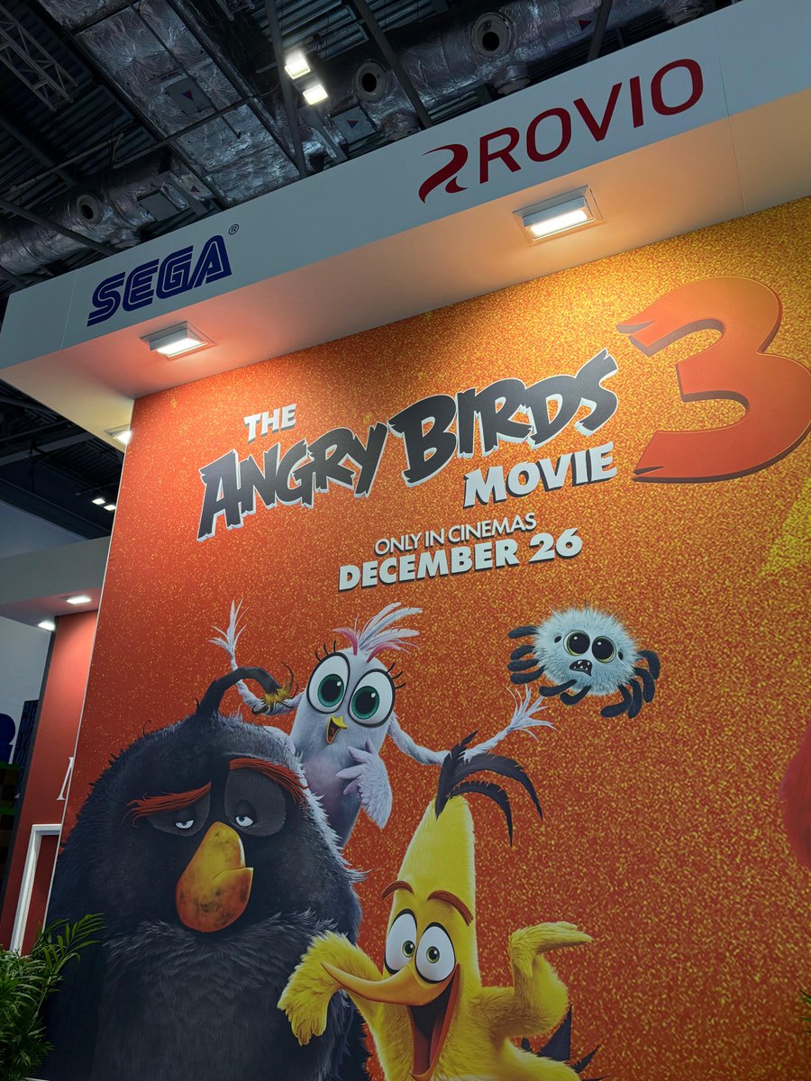 JohnCohen1's tweet photo. More #AngryBirdsMovie3 pics from #BLE2026! https://t.co/cmxu70W8Nj