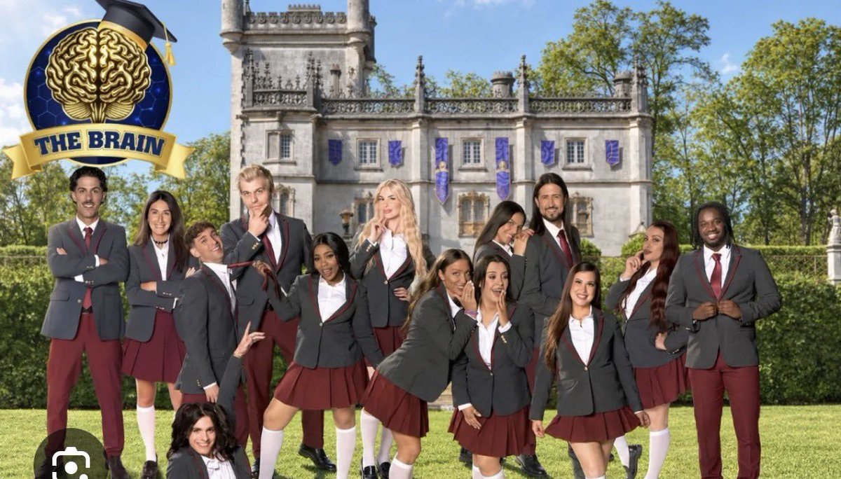 sadtearsdntfall's tweet photo. afinal os all stars foram parar a outro novo reality da tvi. quantas semanas é que eu dormi? não estava nada à espera 😭 #bbtvi https://t.co/xnfUWLPxwS