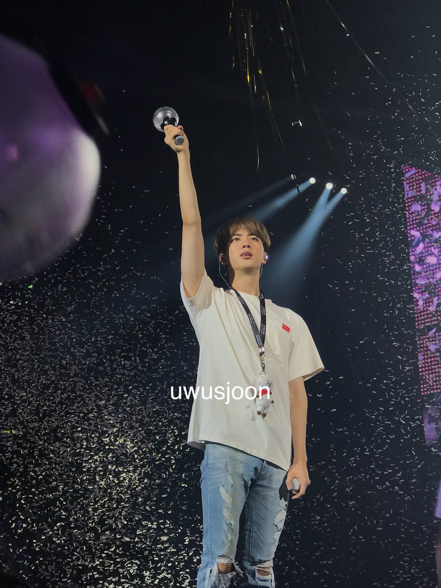 uwusjoon's tweet photo. LIKE WHAT DO YOU MEAN I TOOK THESE PICS OF BTS MYSELF WITH MY OWN PHONE IPHONE 7 PLUS IN 2018 WHAT DO YOU MEANNNN https://t.co/zJYLZ6c4jz