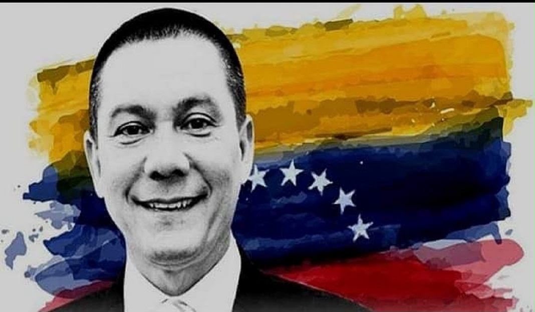 TomasGuanipa's tweet photo. Ocho años después, Fernando Albán sigue presente.

Por él, mi amigo y compañero de lucha, y por tantos venezolanos víctimas de la injusticia, seguimos exigiendo verdad y justicia.

No permitiremos que el tiempo se convierta en olvido ni que la impunidad se imponga. https://t.co/F640KG6zHM