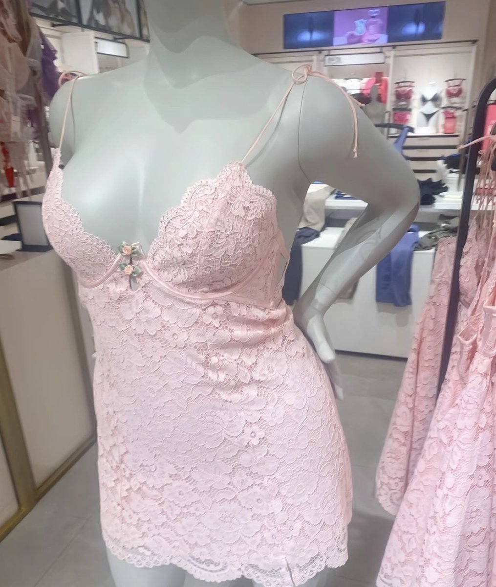 pinkpastrydoll's tweet photo. i would look so darling babydoll in this omg https://t.co/uYstlL2HO7
