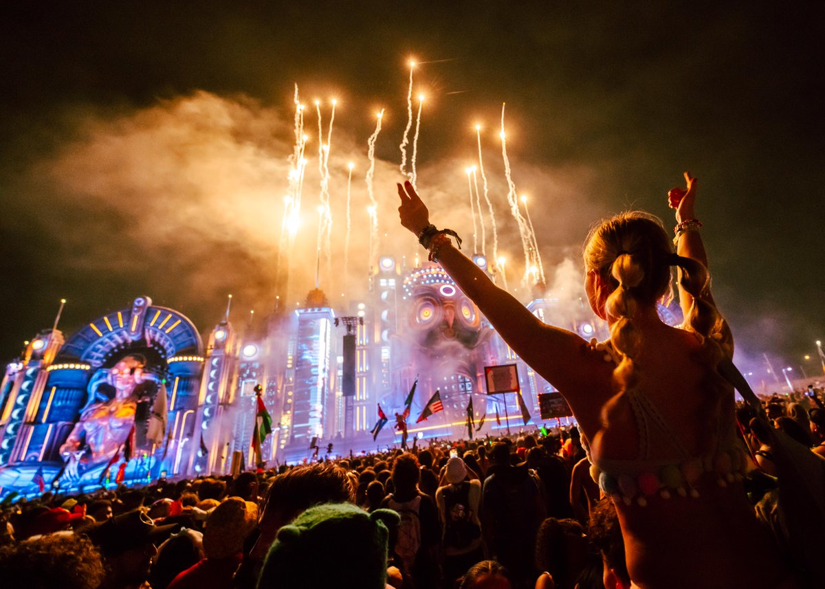 EDC_Orlando's tweet photo. What track do you have on repeat from an artist on the lineup? 👇 🎶 https://t.co/kuUEMYcg1Z