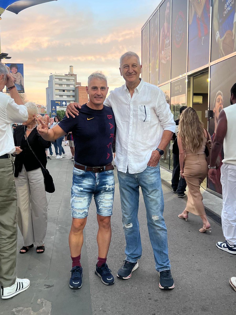 JM_Calabuig's tweet photo. 🏀🏆EuroLeague 🇪🇺 2026/27:

FC Barcelona 🇪🇸
@FCBbasket

89

🆚 

Anadolu Efes Istanbul 🇹🇷
@AnadoluEfesSK 
 
82

@EuroLeague

🏟️ Palau Blaugrana 💙❤️
'Jimix' forever! 💚🖤💙♥️ https://t.co/dvqhMxuY8r