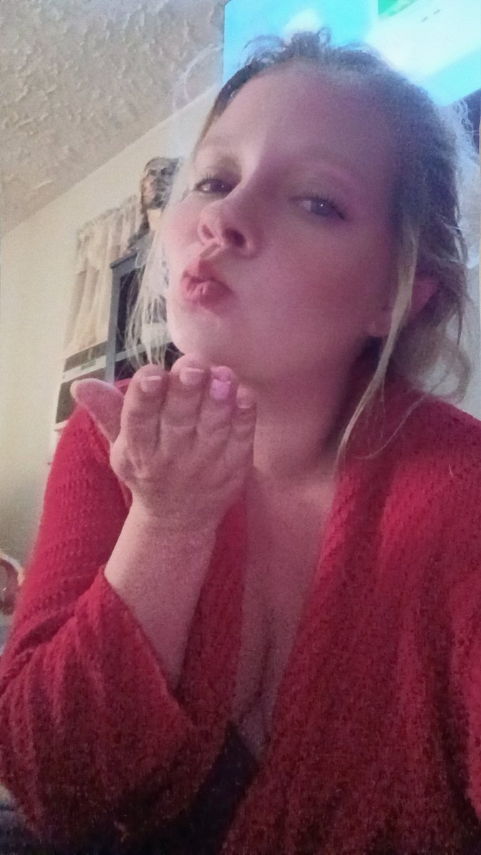 KendraCee007's tweet photo. Here piggy piggy 🐽 I need a Halloween costume, Halloween candy and princess treatment for existing 🫰🏼💁🏼‍♀️ https://t.co/fs1FATkgmD