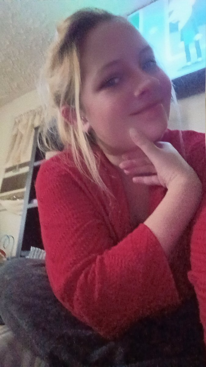 KendraCee007's tweet photo. Here piggy piggy 🐽 I need a Halloween costume, Halloween candy and princess treatment for existing 🫰🏼💁🏼‍♀️ https://t.co/fs1FATkgmD