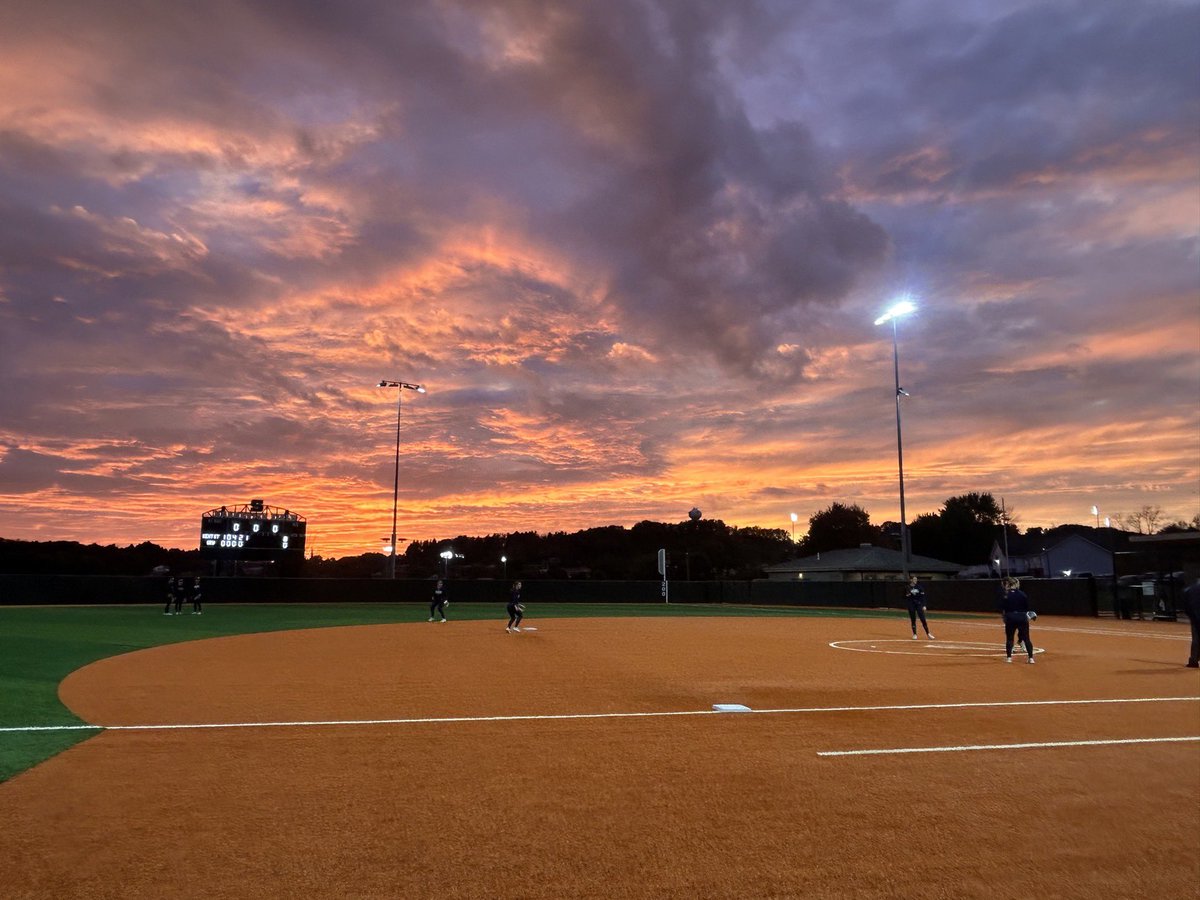 CoachJexx_KSU's tweet photo. #ThankfulThursday! 💙⚡️🥎

Grateful for our players, coaches &amp; support staff and the way they’ve embraced change. It’s hard - new norms, standards, drills, &amp; mechanics. 

We have a lot to do, that starts with me. But I know this: we will continue to grow, adapt &amp; thrive together! https://t.co/dGk74u4sjO