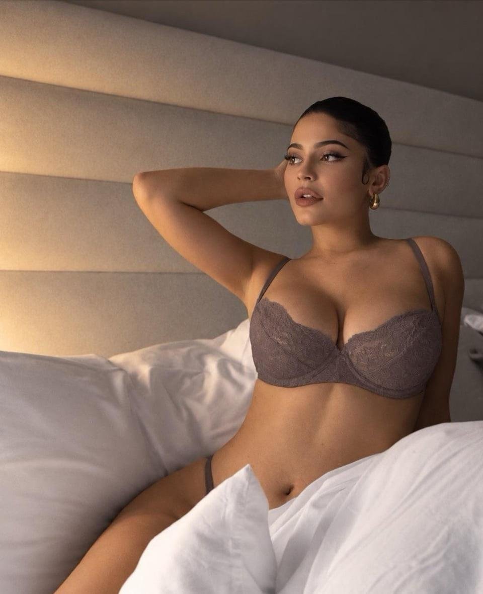 GirlsBeauty49's tweet photo. Kylie Jenner https://t.co/93X22vFirB