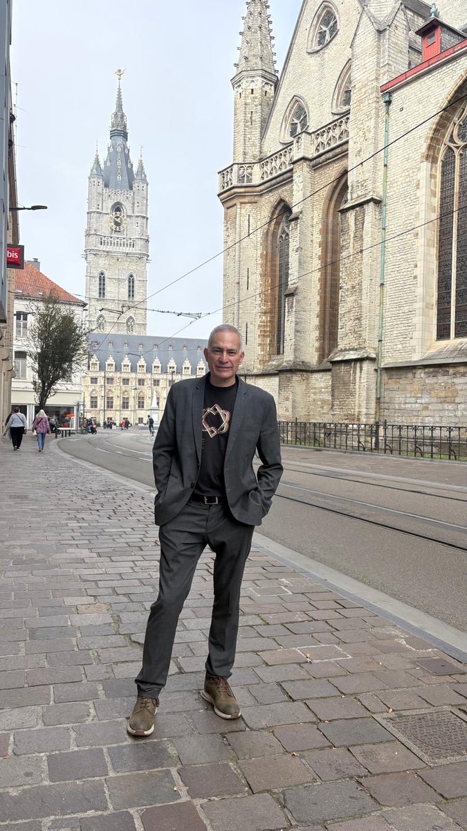 jose17zh's tweet photo. Último día del Congreso internacional sobre #LeonardCohen organizado por la Universidad de #Gante #Bélgica  #Ghent  #Belgium https://t.co/M01UUoOuIu