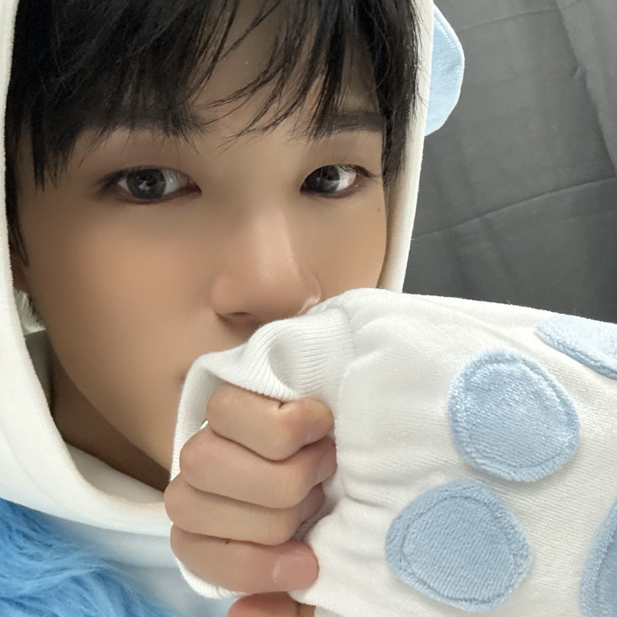 GH0STFLWRS's tweet photo. staring at u w big puppy eyes 
#NSD #NCTzenSelcaDay https://t.co/slvCzeiAbj