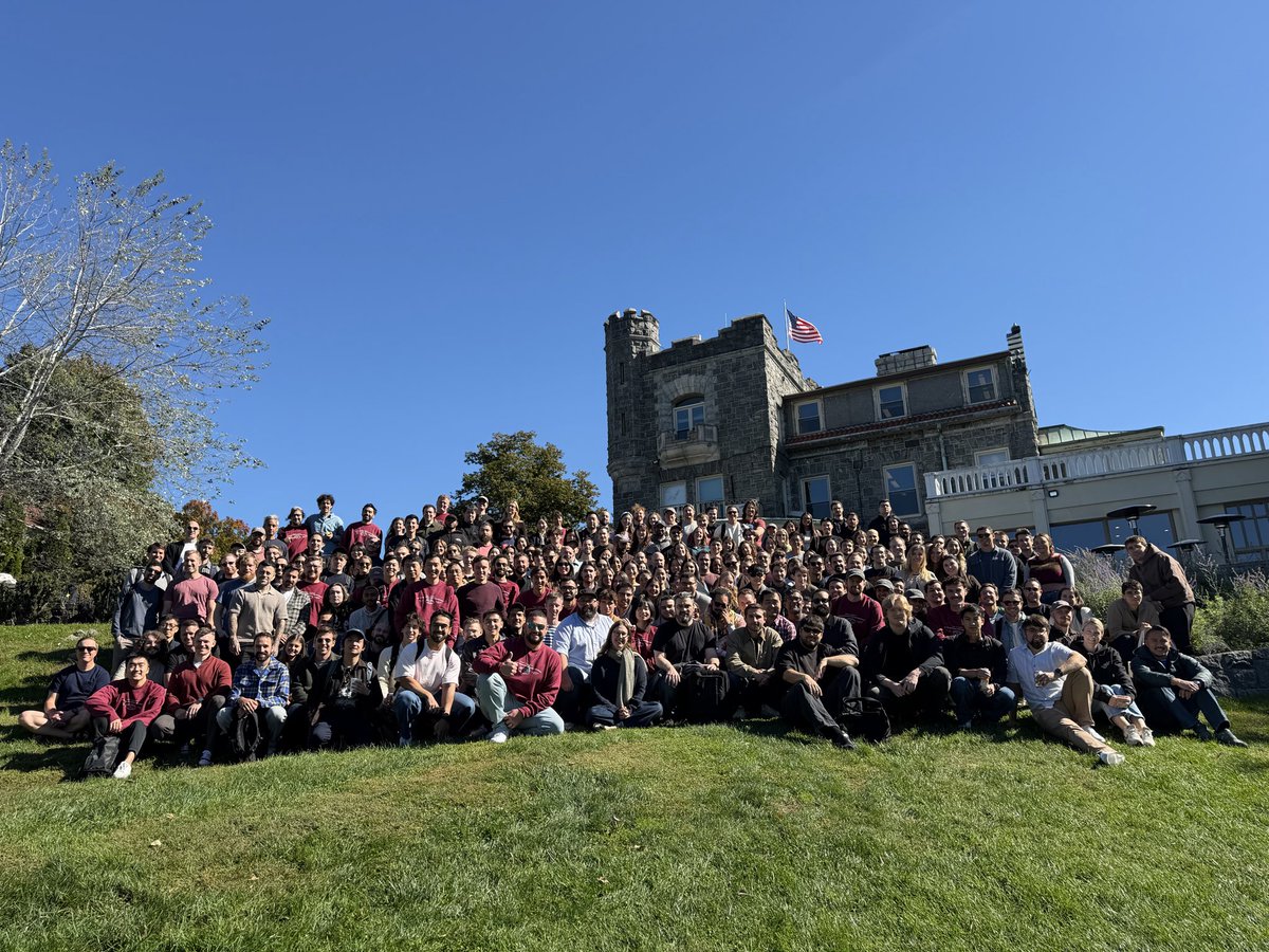 leagerleavitt's tweet photo. When I joined Runway 10 months ago we were 137 people. I just got back from my first Runway offsite where we were 250+ strong.

Crazy how fast you qualify as an OG at a growing tech company 😆 https://t.co/8zDbIfjHsb