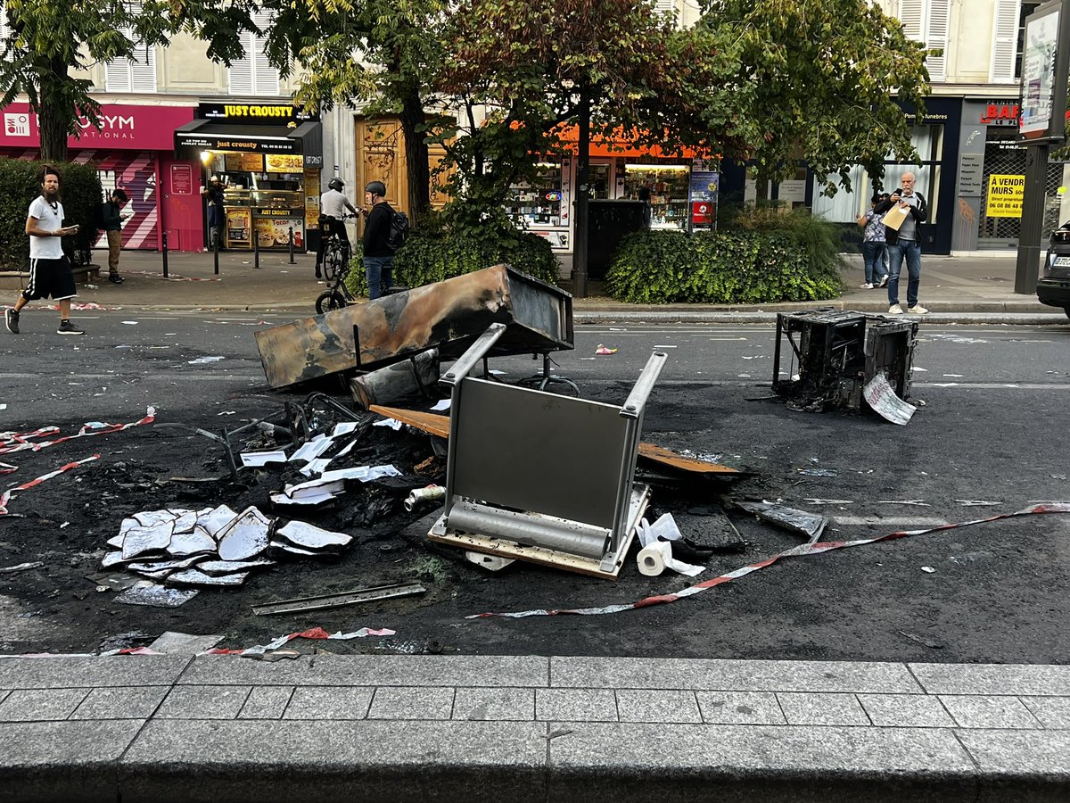 nayanquoi's tweet photo. IM BACKKKK I was busy protesting and connecting with people after our uni got shut down it was crazy https://t.co/SmUeQMhONx