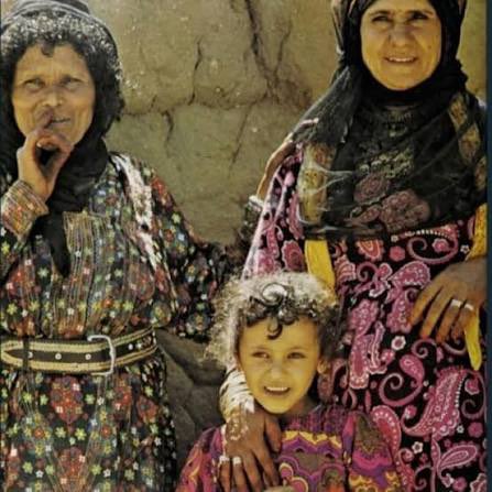 voice4women1's tweet photo. قبــل الصـحوه 🩷
 #النقاب_بقايا_الصحوه #٢٠٣٠_بلا_نقاب9 https://t.co/JwZSADkJdH