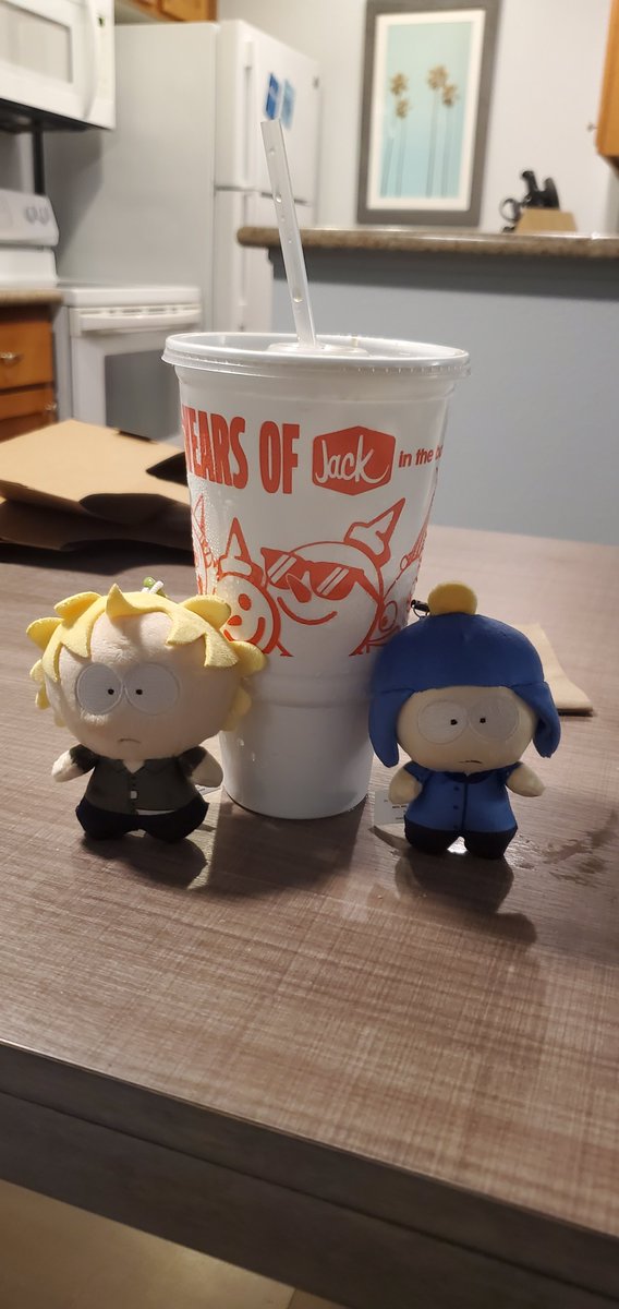 confeytu's tweet photo. 1/2 of taking creek to cali/disneyland! https://t.co/OTJdHWAbG6