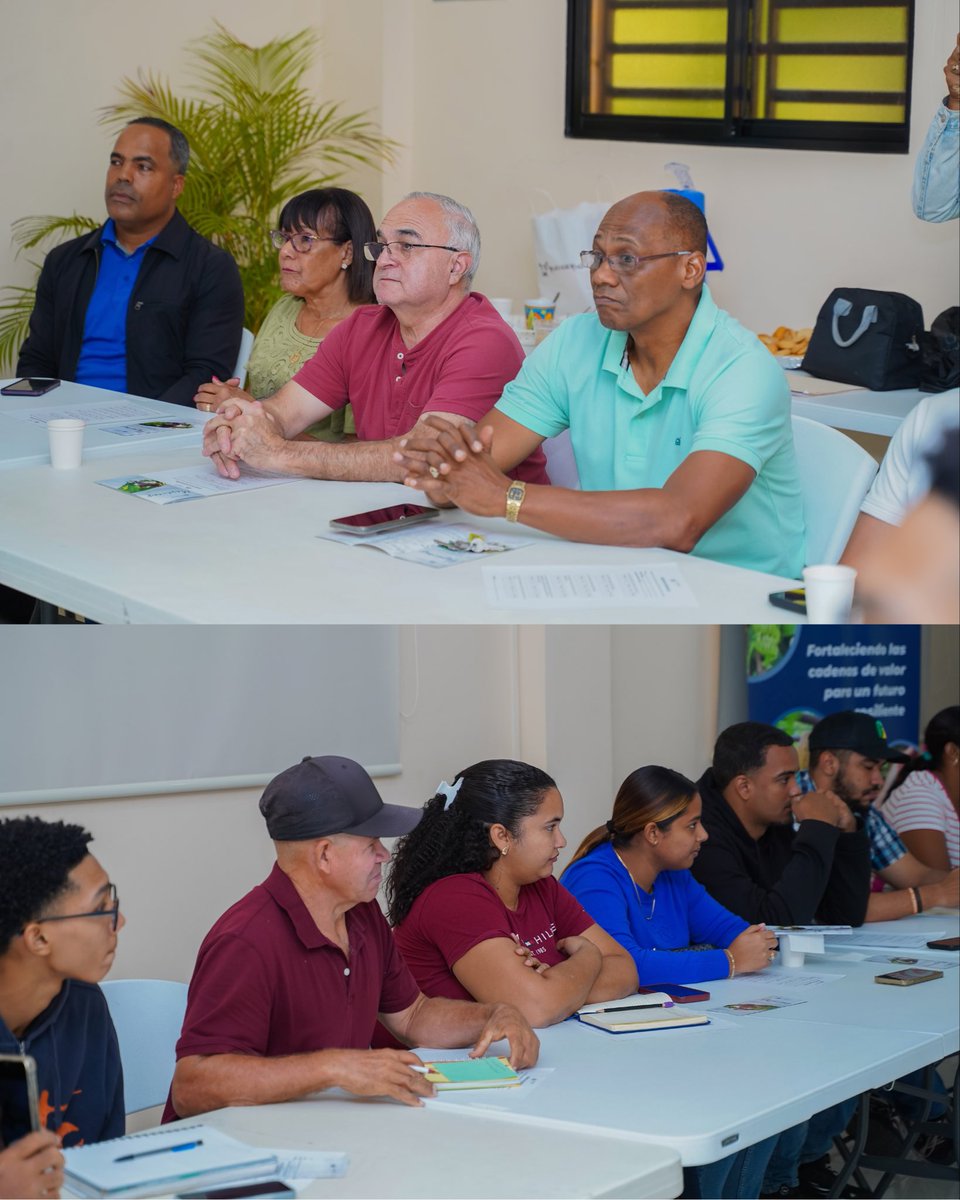 digera_rd's tweet photo. 🌱 Realizamos en Mao, Valverde, el taller “Entendiendo el Seguro Paramétrico”, fortaleciendo los conocimientos de productores sobre esta herramienta de protección ante riesgos climáticos.
🤝 Agradecemos a CEDAE por su respaldo a esta iniciativa.
#DIGERA #SeguroParamétrico #Mao https://t.co/2tvV4sZyGP