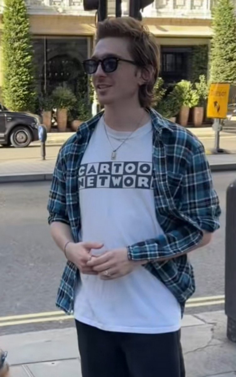 pinkponylillard's tweet photo. hes so cute I'm putting him in my pocket https://t.co/x72KxSxwGJ