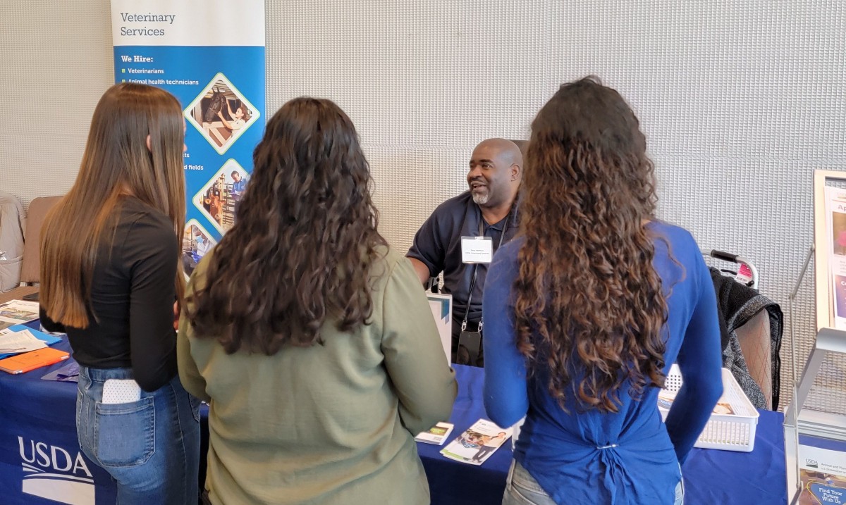 NCStateCALS's tweet photo. At the Ag, Sciences and Natural Resources Career Expo yesterday, NC State students networked with employers to find their perfect career fit. 💼✨

Thank you to everyone who came out to make this year's expo a great success! https://t.co/VYaIVnGwi2