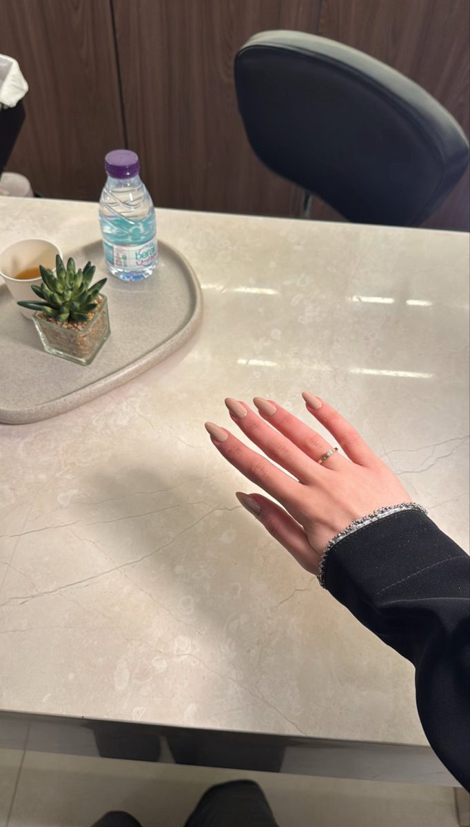 i6ldl's tweet photo. new nails https://t.co/1csKULZNKT