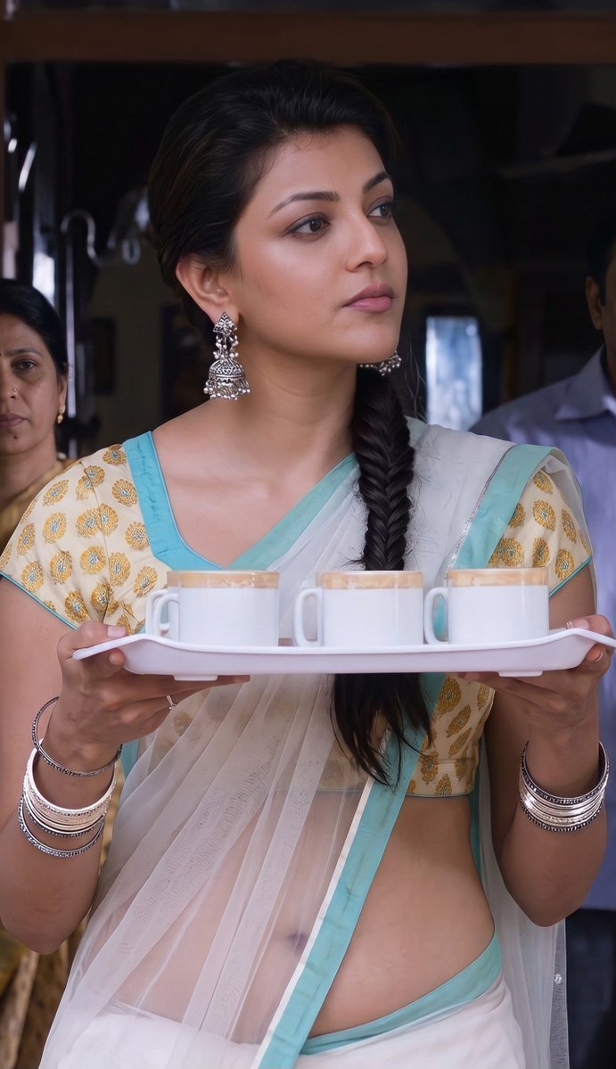 Sanjay1977656's tweet photo. * after few days , aunty visits home * 
Me - tea theeskondi aunty. 

Aunty - tea ok gaani ,  meerenti dhuram dhuram ga untunnaru.

Me - kotthaga pelli aindhi kadha aunty 

Aunty - ante muddhu mucchata em theeraledha. Ayyo repu manchi roju. mee iddhariki SHOBHANAM jaripisthanu. https://t.co/YCJUl1Lmr1