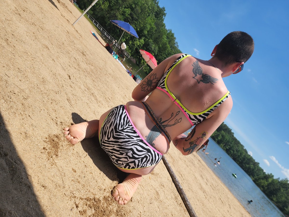 ToePangazzi's tweet photo. Toes in the warm sand on the beach, love favorite textures on my feet. &amp; 
Did you know the hackers that got into the FBI recently are named ShinyHunters after collectable Pokemon that are rare and shiny. They also recently hacked into a hospital system. Shout-out ShinyHunters https://t.co/AnMVlcd5Xn