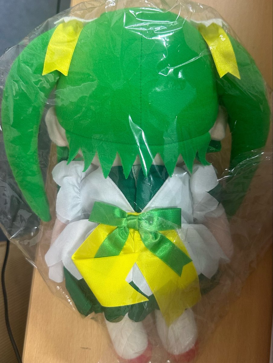 yumeoriya_hobby's tweet photo. コレはッ！？
C72(2007夏)にて即完売、そして後日に最初で最後の再販が行われた伝説のおすわりめろんちゃん人形だァー！

なんかにょろーんとしてると思われた方も多いかと思います。こちらえれっと先生がデザインされたのですから！！！

📦リキ(コイツ、-脱衣-《キャストオフ》出来る…だと！？) https://t.co/vbrS4XJRwq