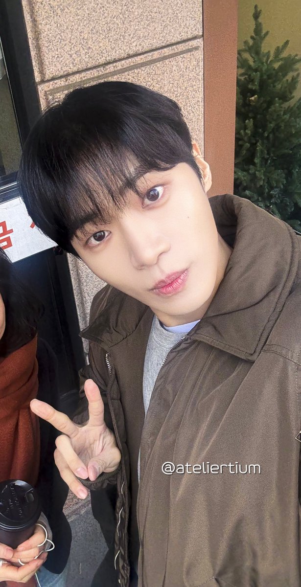 mychurr's tweet photo. 연애박사 1화에서 민재가 꽃을 사던 그 꽃집 (연희동 아뜰리에티움) 사장님께서 팬분들 위해 공유해주셨습니다!

#추영우 #chooyoungwoo 
#betweensteps https://t.co/rXUkYAFloG