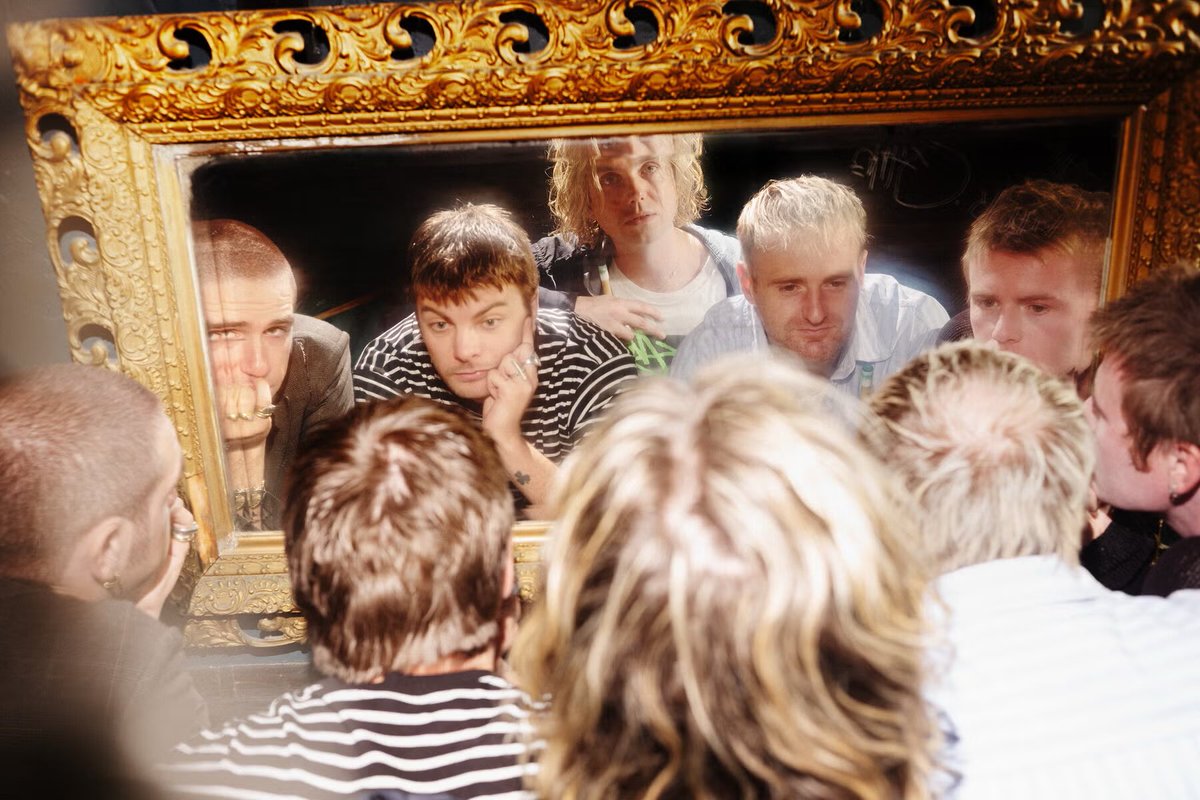 withmeandsal's tweet photo. as a band portrait 10/10 https://t.co/GiNhlMV7yQ