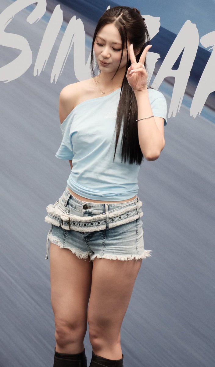 a_agdg's tweet photo. nice leg TZUYU
#twice #TZUYU https://t.co/xjIeYt3GJ9