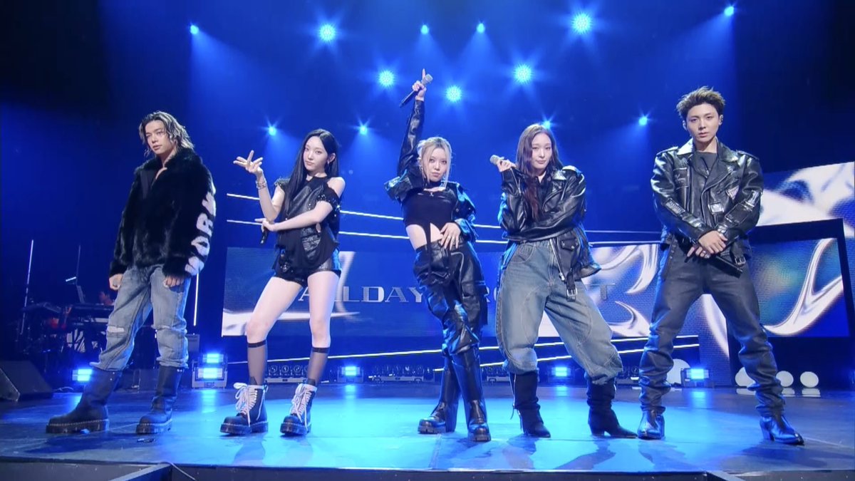 kbsworld_enter's tweet photo. 올데이 프로젝트 타잔, 초등학생 때 ‘거리에서’로 인기몰이? “부르면 다음 날 여자친구 생겨”

올데이 프로젝트, 무대 밖에선 ‘5남매’…혼성 그룹만의 남다른 작업 케미

[사진 = KBS 제공]

#올데이프로젝트 #ALLDAYPROJECT #ADP #올데프 https://t.co/AmERUqRycI