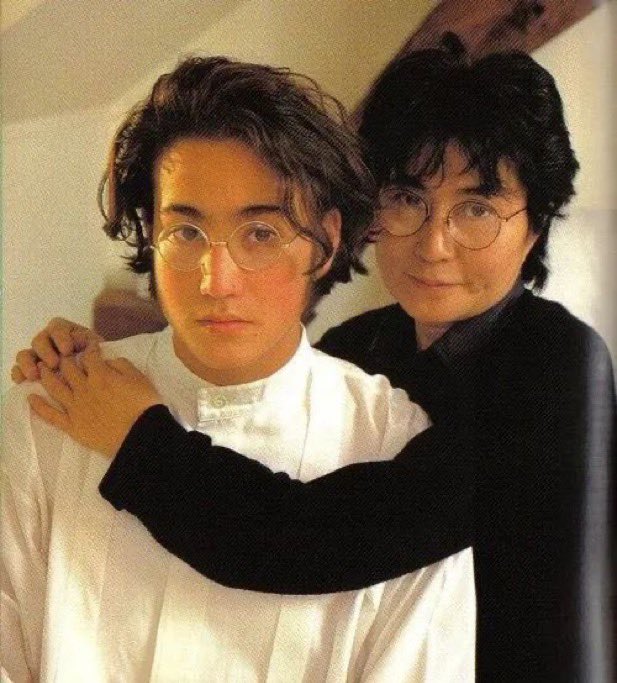 BeatlesEarth's tweet photo. Happy birthday, Sean Ono Lennon! https://t.co/hiN1BejhMn