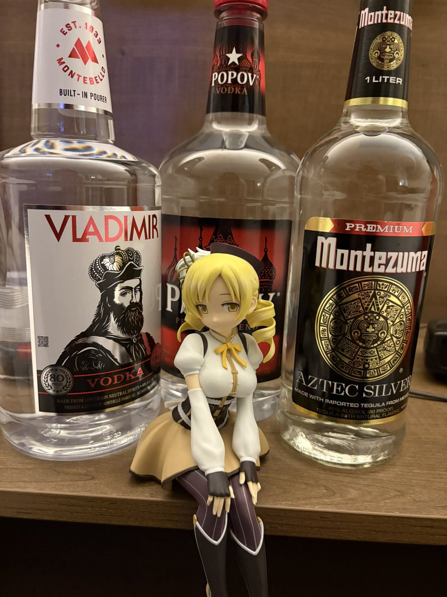 tiramisutomoe's tweet photo. any plans tonight mami? https://t.co/X9bguOVBWu