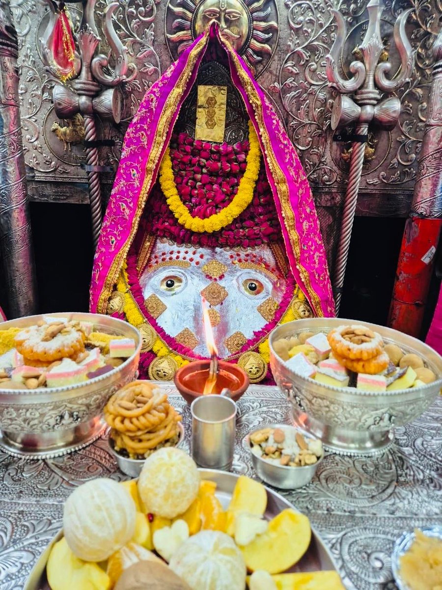 skmpsc's tweet photo. #Jai_Maa_ShriKalkaJi 🙏🏻🌸 #Temple #GoodMorning Daily Aarti 🙏🌹जय माँ श्री_कालका_जी🌹की मंदिर सुप्रभात आरती दर्शन २०८३_विक्रम_सम्वत् #आश्विन #कृष्णपक्ष #चतुर्दशी #09Oct2026 #शुक्रवार #Friday #shrikalkajimandir.org https://t.co/DHyYFDraYu https://t.co/ADgVLkqhEO