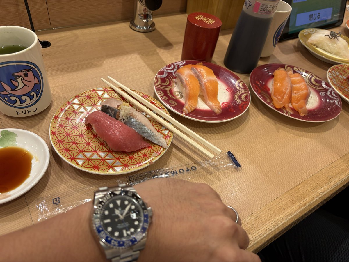 amuseTAKA34's tweet photo. 品川でお寿司🍣
#ロレックス
#ROLEX
#GMTマスター2 https://t.co/meqtajmVgI