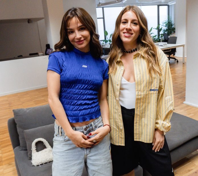 CampicarTrends's tweet photo. En su Gira Amigas del Corazón World Tour 🌸 Brenda Invito a Campanita a subir con ellas a bailar.
Detalles del evento: 
• Fecha: Miércoles 14 de octubre de 2026
• Lugar: Teatro Gran Rex (Buenos Aires, Argentina)
• Entradas: Disponibles a través de TuEntrada
✨ANSIEDAD ABSOLUTA https://t.co/oVsV61zXsI