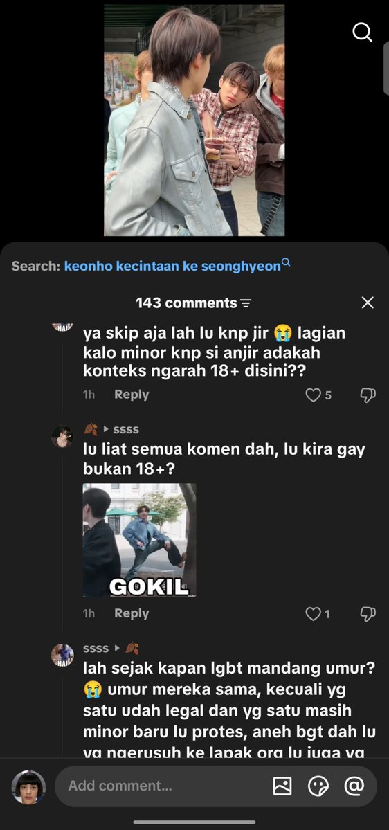 enaaakhsh's tweet photo. "lu kira gay bukan 18+ ?" 😂😂😂😂😂LAWAKKK LAWAKKK... ni orang naturally funny anjir??? 😭😭😭 https://t.co/HQYhWUFH4G