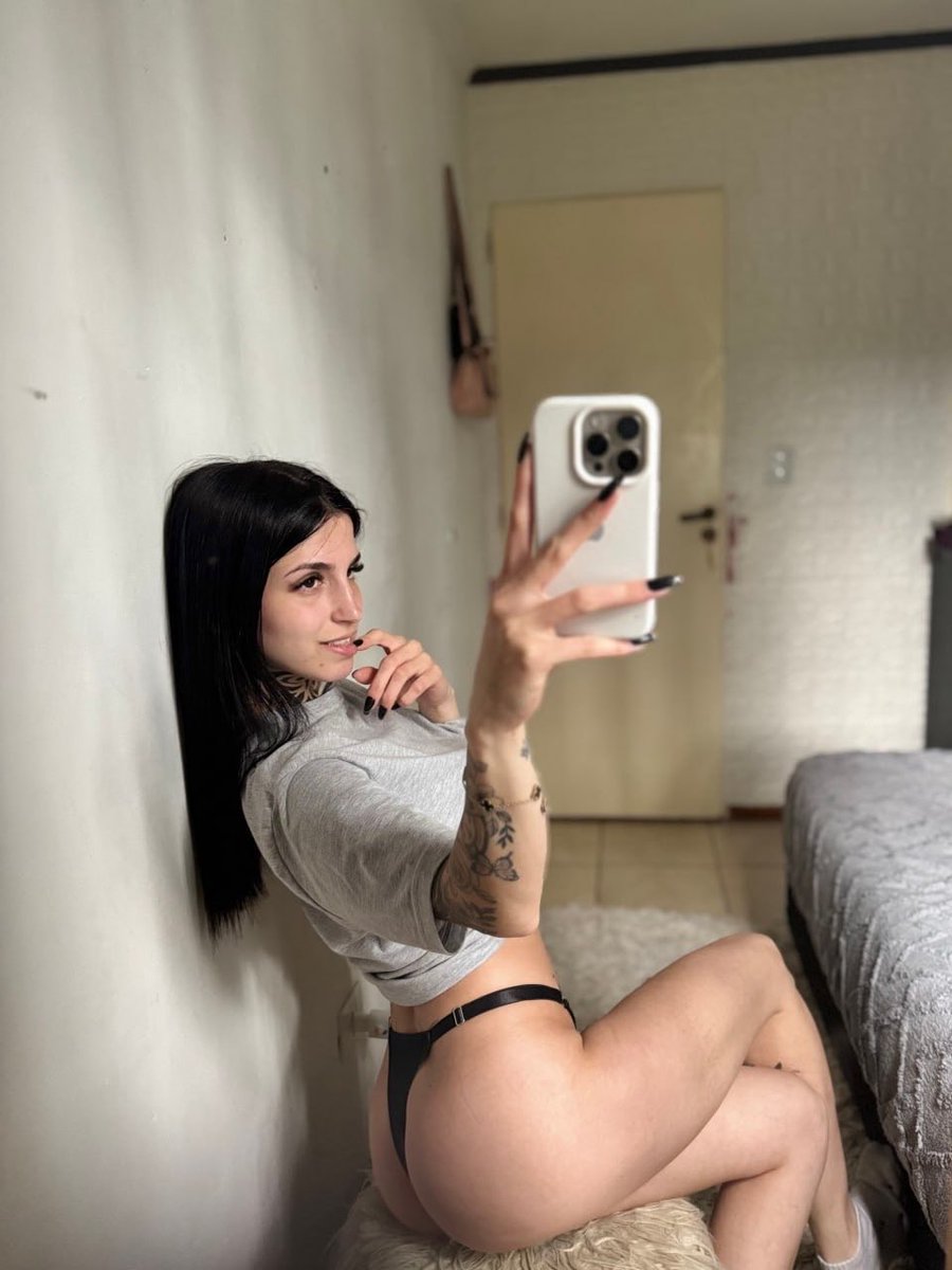 Ell_AraQnnn's tweet photo. ik u can't help it https://t.co/D0Vbz0WO4d