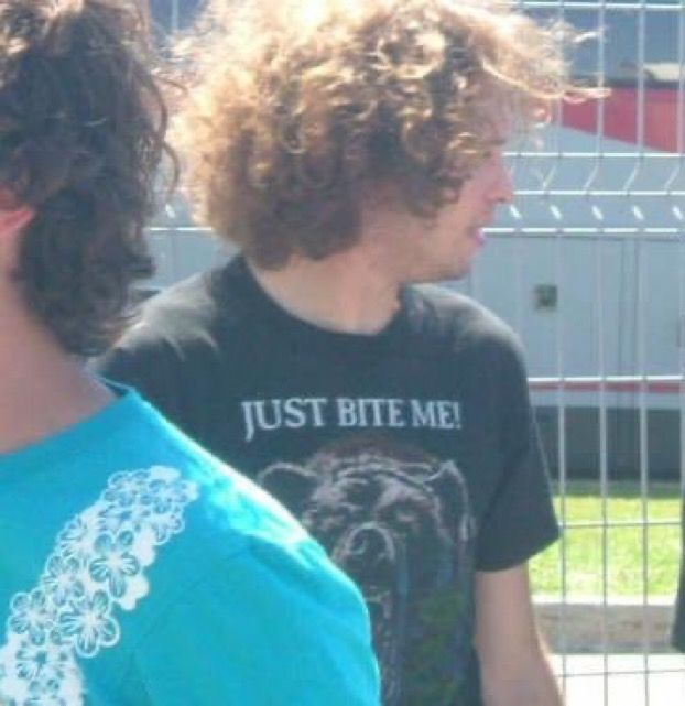 clydefrogzz's tweet photo. this shirt is giving werewolf ray x vampire gerard realness https://t.co/oFk67zd1re