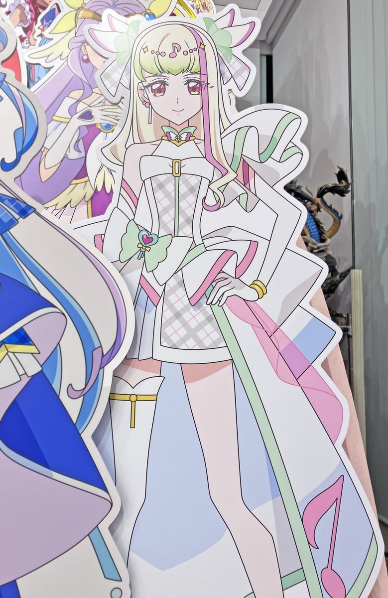 TA_museum's tweet photo. 10/9は『キミとアイドルプリキュア♪』キュアズキューン ／プリルンのお誕生日🎂🎉キラキランドからやってきた妖精で、のんびりマイペースな性格🤍ミュージアムショップではキュアズキューンとプリルンのグッズもお取り扱い中です✨ぜひお手に取ってくださいね🎶#キミプリ #precure #TAMU黒板 https://t.co/FheJplLCAU