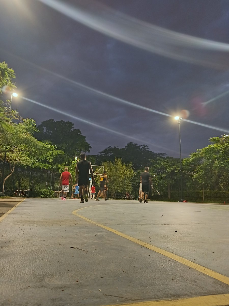DavidLoor_'s tweet photo. 🏀🙌🏻 https://t.co/wkAZQgGhoV