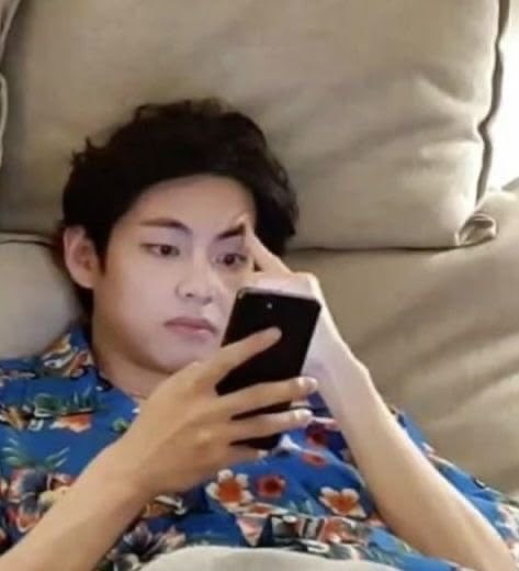 elenott95's tweet photo. @sopitahobi Es que no quiero cuestionar a las armys de Perú, porque a todo Army latam le tengo mucho cariño, pero estos detalles que la fan base no coordina bien se prestan para malos entendidos. https://t.co/oZqFBfEtMB